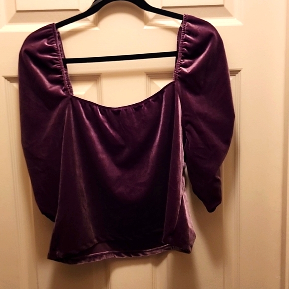 Top - Picture 2 of 2